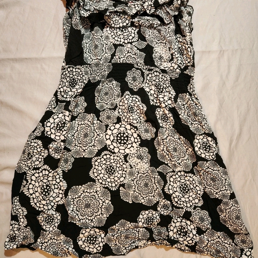 Elle Black and White Floral A-Line Skirt